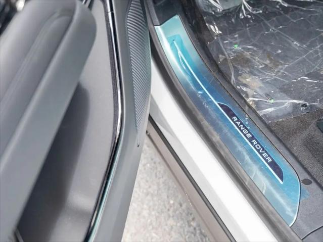 2026 Land Rover Range Rover Sport P360 SE