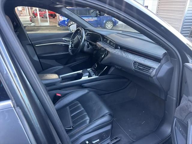 2019 Audi e-tron Premium Plus