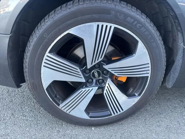 2019 Audi e-tron Premium Plus