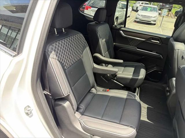 2024 GMC Acadia AWD Denali
