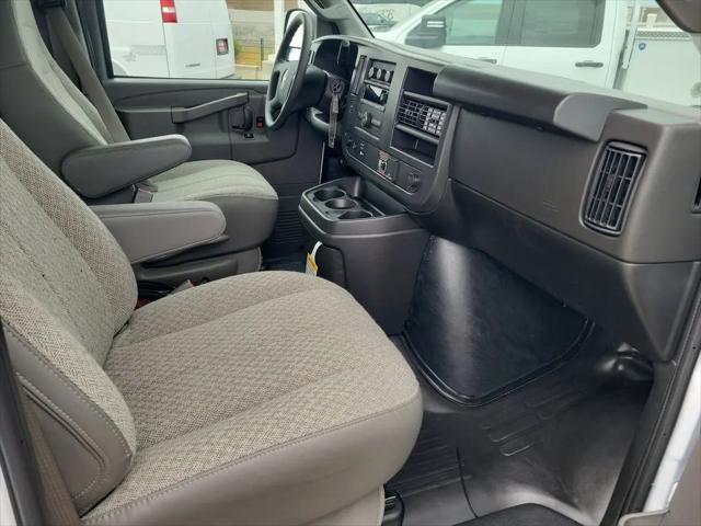 2026 Chevrolet Express Cargo Van 2500 Extended Wheelbase, WT, RWD