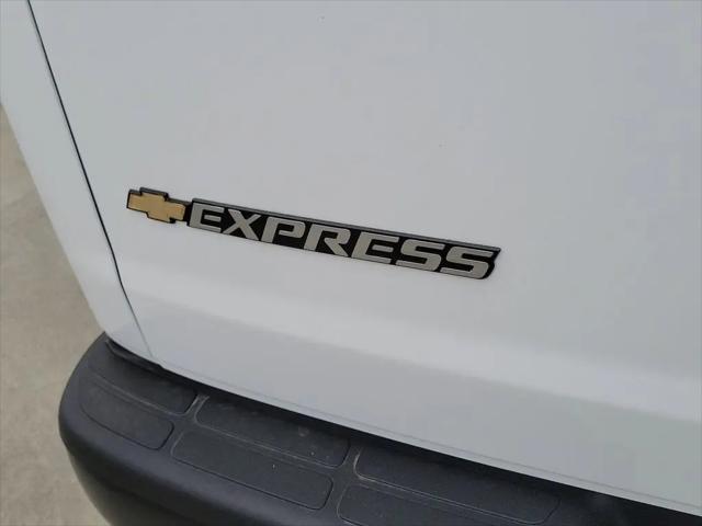 2026 Chevrolet Express Cargo Van 2500 Extended Wheelbase, WT, RWD