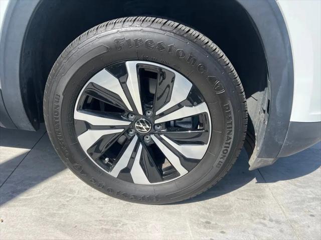 2024 Volkswagen Atlas 2.0T SE