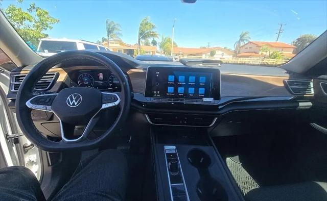 2024 Volkswagen Atlas 2.0T SE