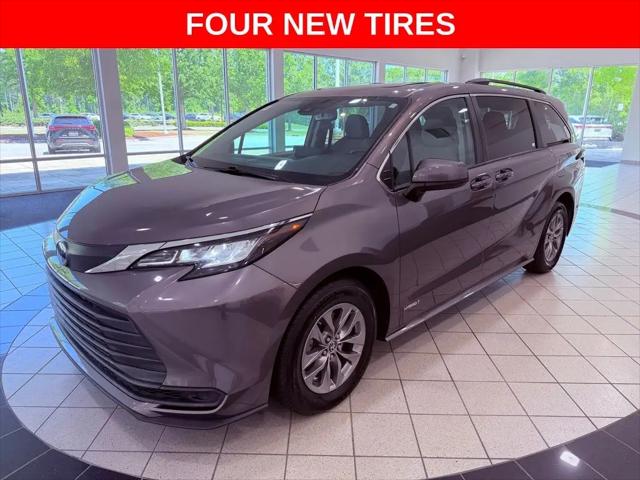 2021 Toyota Sienna LE