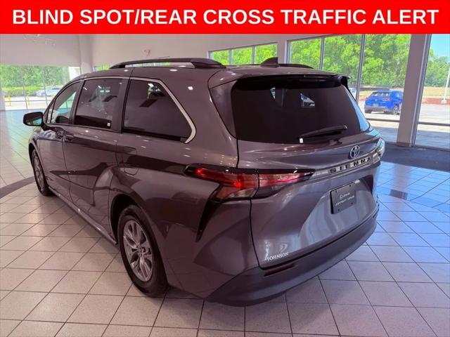 2021 Toyota Sienna LE