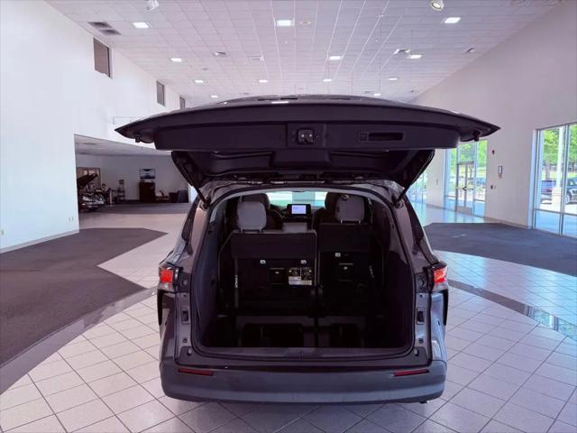 2021 Toyota Sienna LE