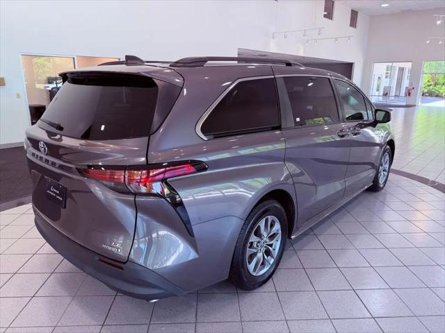 2021 Toyota Sienna LE