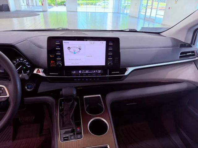 2021 Toyota Sienna LE