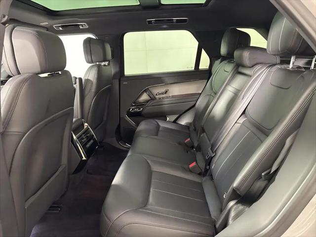 2025 Land Rover Range Rover Sport P360 SE