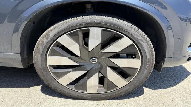 2023 Volvo XC90 Recharge T8 Ultimate Bright Theme 7-Seater