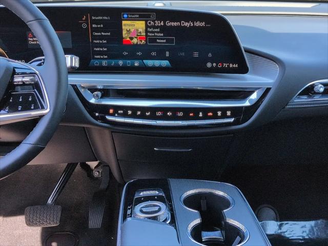 2024 Cadillac iQ Sport w/1SF