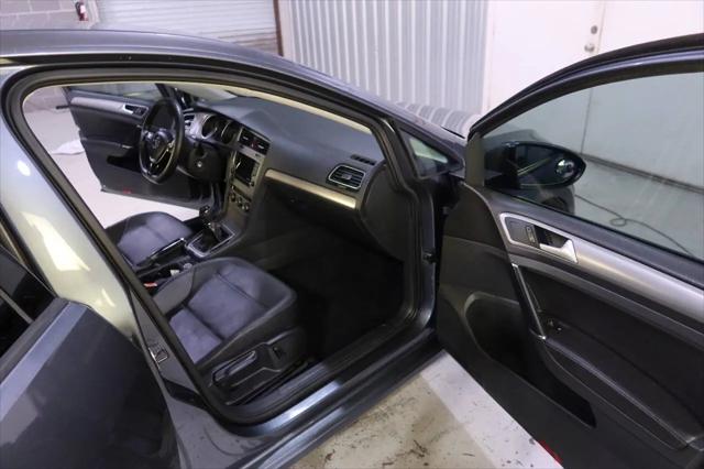 2015 Volkswagen Golf TDI S 4-Door
