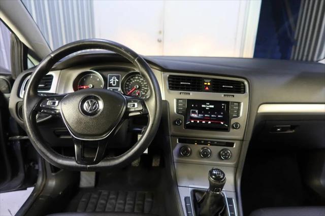 2015 Volkswagen Golf TDI S 4-Door