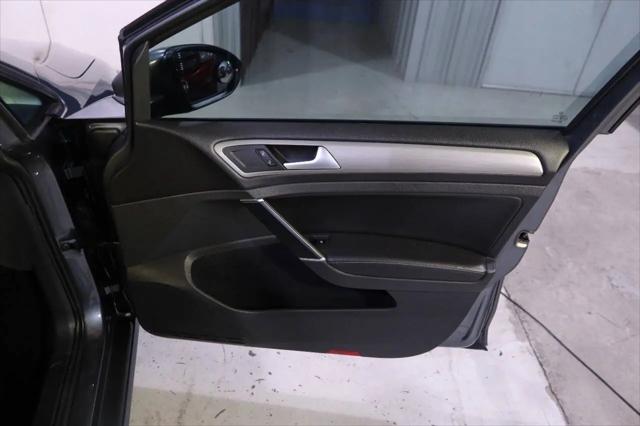 2015 Volkswagen Golf TDI S 4-Door