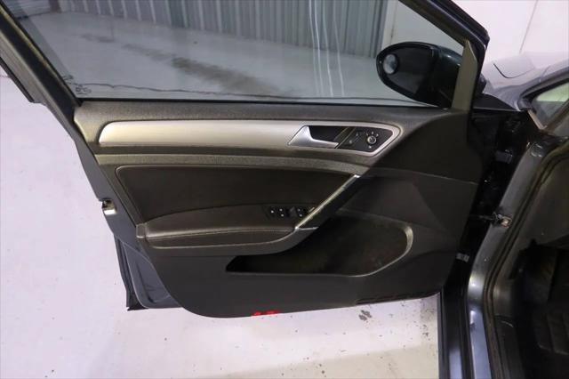 2015 Volkswagen Golf TDI S 4-Door