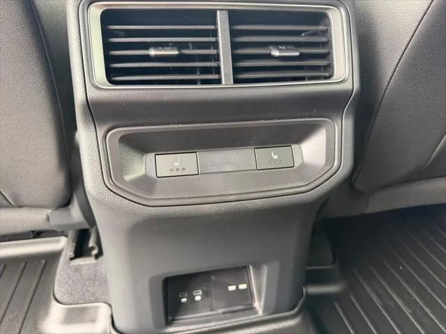 2026 Volkswagen Atlas Cross Sport SEL Premium R-Line