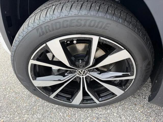 2026 Volkswagen Atlas Cross Sport SEL Premium R-Line