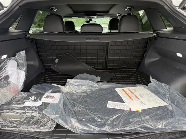 2026 Volkswagen Atlas Cross Sport SEL Premium R-Line