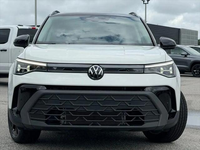 2026 Volkswagen Taos SE Black