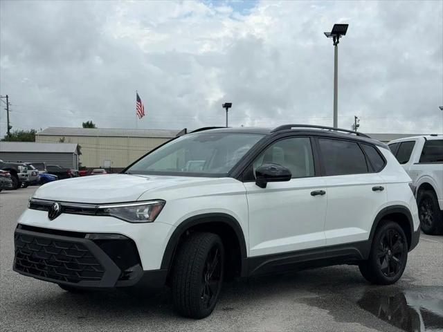 2026 Volkswagen Taos SE Black