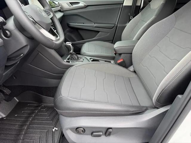 2026 Volkswagen Taos SE Black