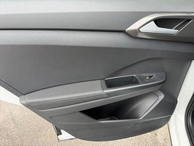 2026 Volkswagen Taos SE Black