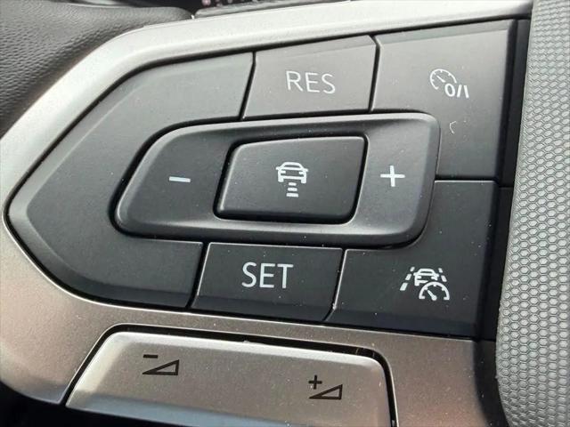 2026 Volkswagen Taos SE Black