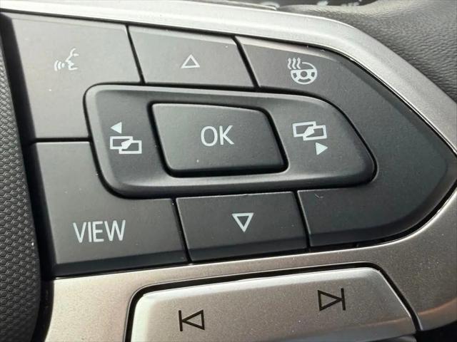 2026 Volkswagen Taos SE Black