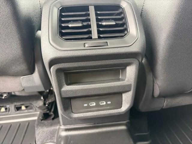 2026 Volkswagen Taos SE Black