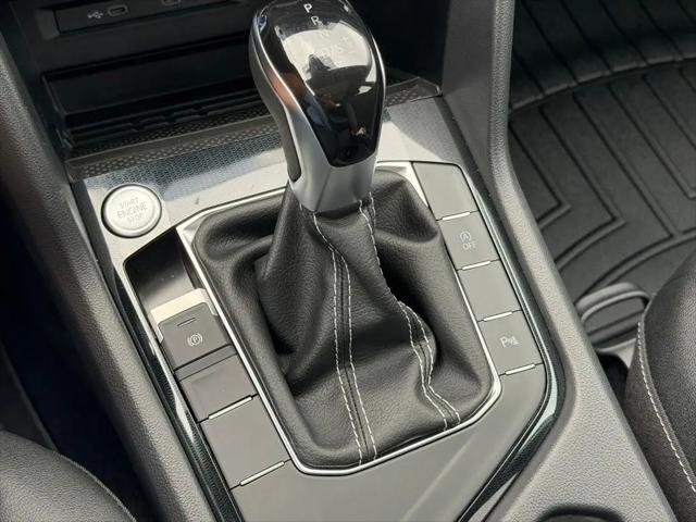 2026 Volkswagen Taos SE Black