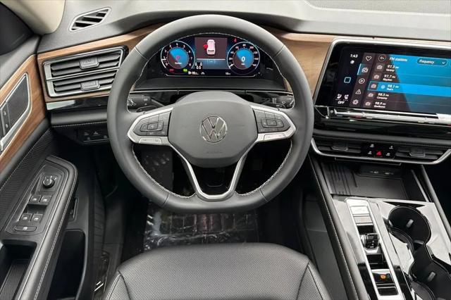2026 Volkswagen Atlas SE with Technology