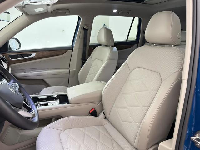 2026 Volkswagen Atlas SE with Technology