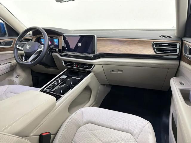 2026 Volkswagen Atlas SE with Technology