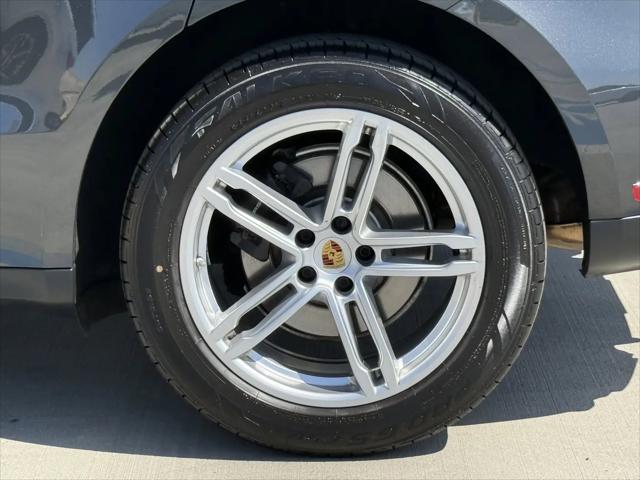 2023 Porsche Macan Macan