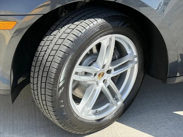 2023 Porsche Macan Macan