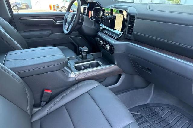 2026 GMC Sierra 1500 Crew Cab, Standard Bed, SLT, 4WD