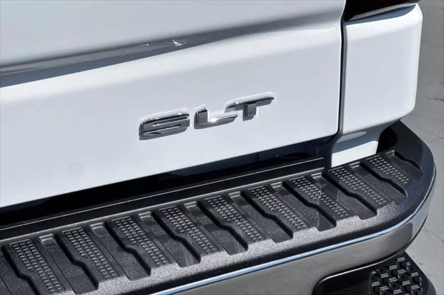 2026 GMC Sierra 1500 Crew Cab, Standard Bed, SLT, 4WD