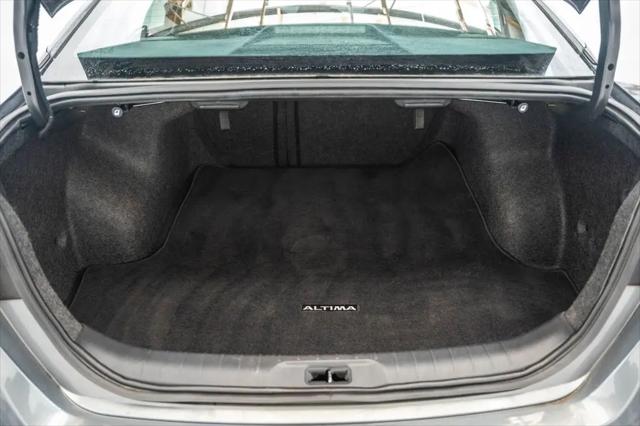 2022 Nissan Altima SR FWD