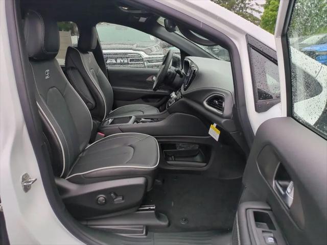 2027 Chrysler Pacifica Limited