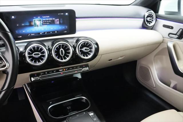 2021 Mercedes-Benz A 220 A 220