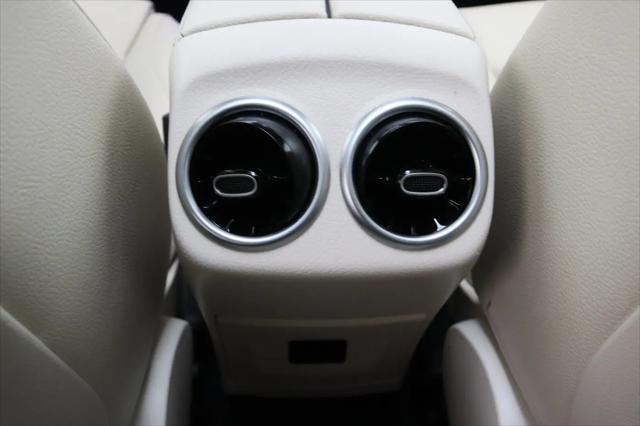 2021 Mercedes-Benz A 220 A 220