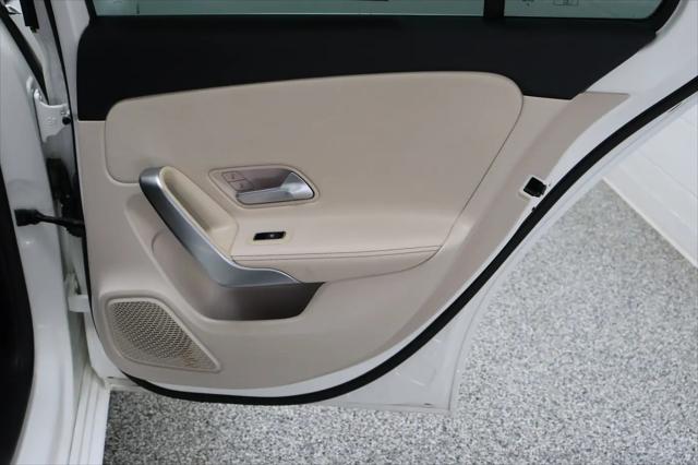 2021 Mercedes-Benz A 220 A 220