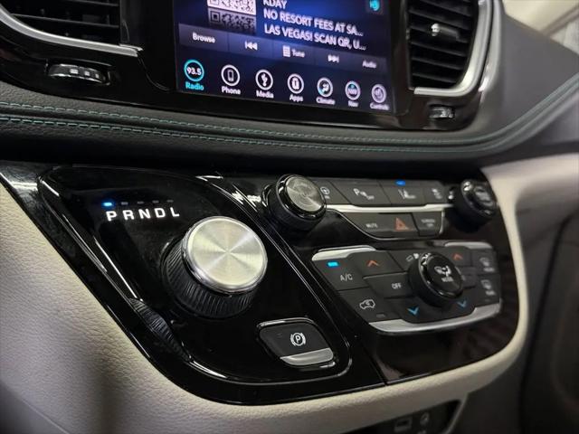 2018 Chrysler Pacifica Hybrid Limited