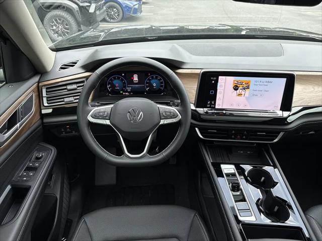 2026 Volkswagen Atlas SE with Technology