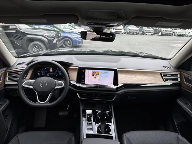 2026 Volkswagen Atlas SE with Technology