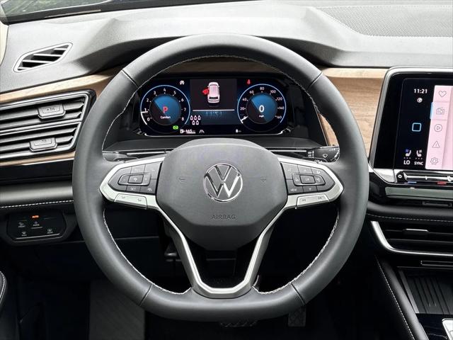 2026 Volkswagen Atlas SE with Technology