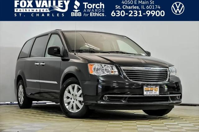 2015 Chrysler Town & Country Touring for sale in St Charles, IL