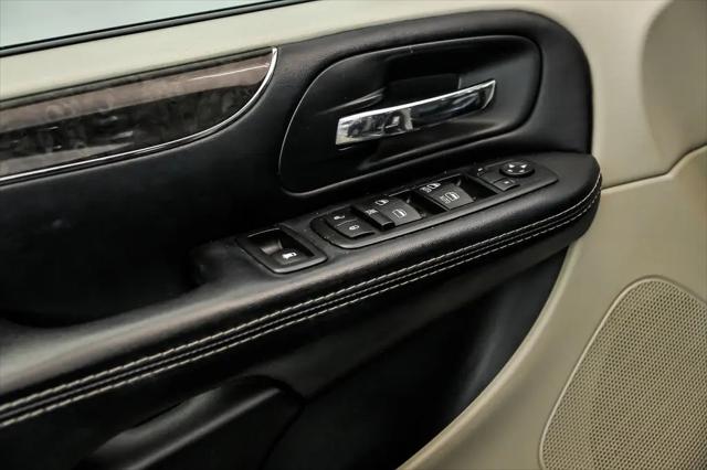 2015 Chrysler Town & Country Touring