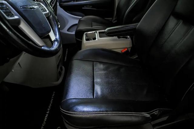 2015 Chrysler Town & Country Touring